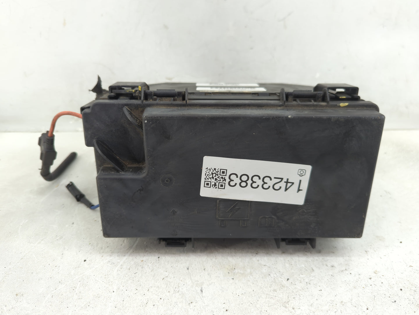 2022 Jeep Grand Cherokee Fusebox Fuse Box Panel Relay Module P/N:04692143AA 04692139AA, 68083380AA, R62337-001 Fits OEM Used