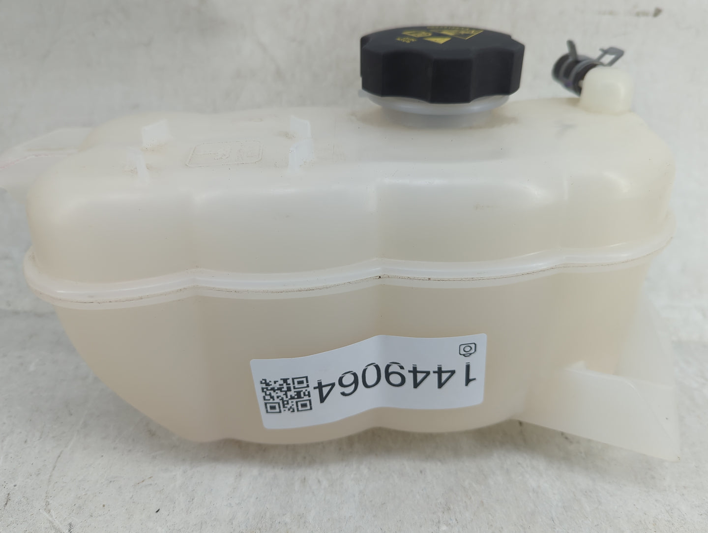 2021 Jeep Grand Cherokee Radiator Coolant Overflow Expansion Tank Bottle - Oemusedautoparts1.com
