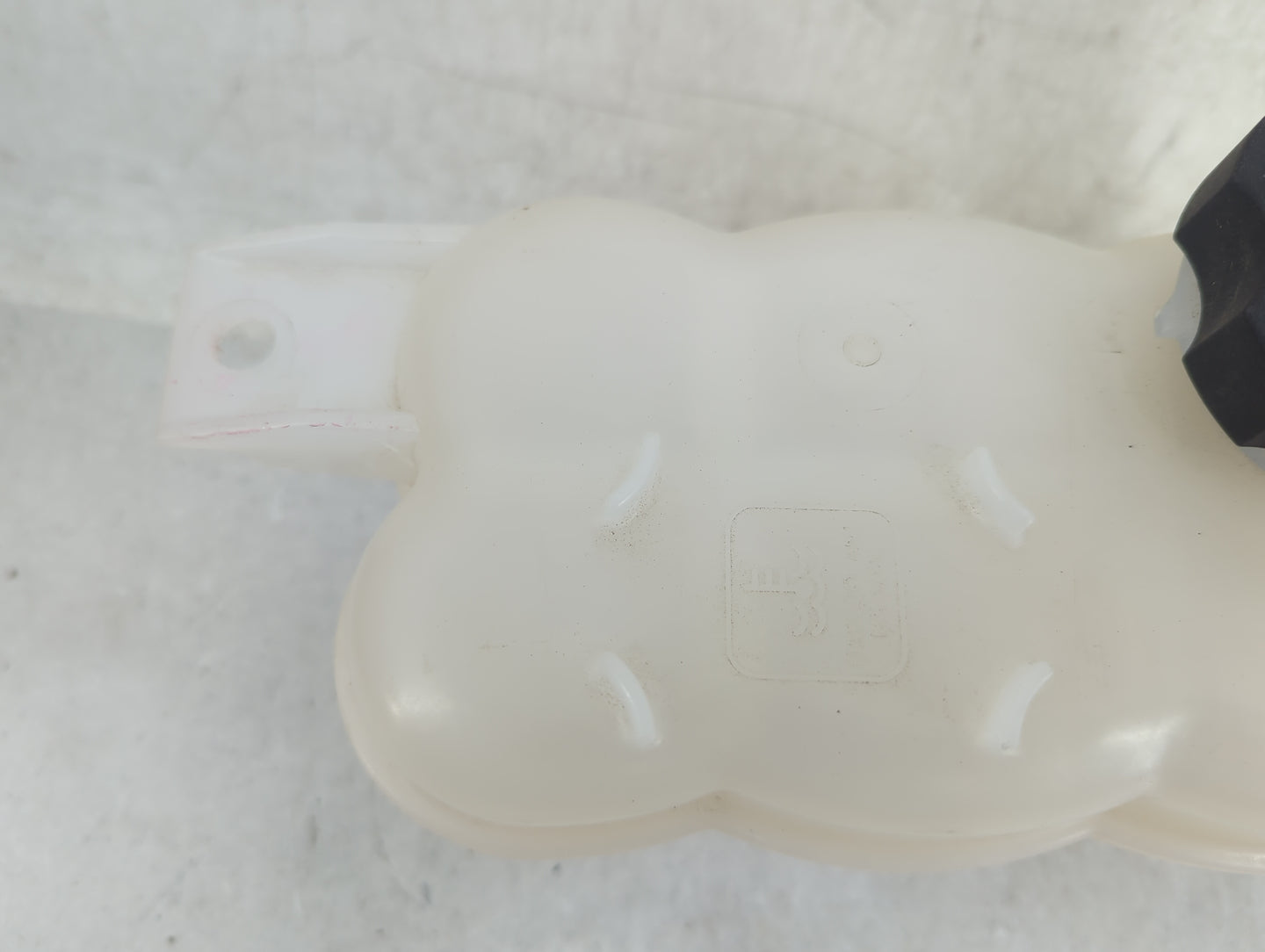 2021 Jeep Grand Cherokee Radiator Coolant Overflow Expansion Tank Bottle - Oemusedautoparts1.com