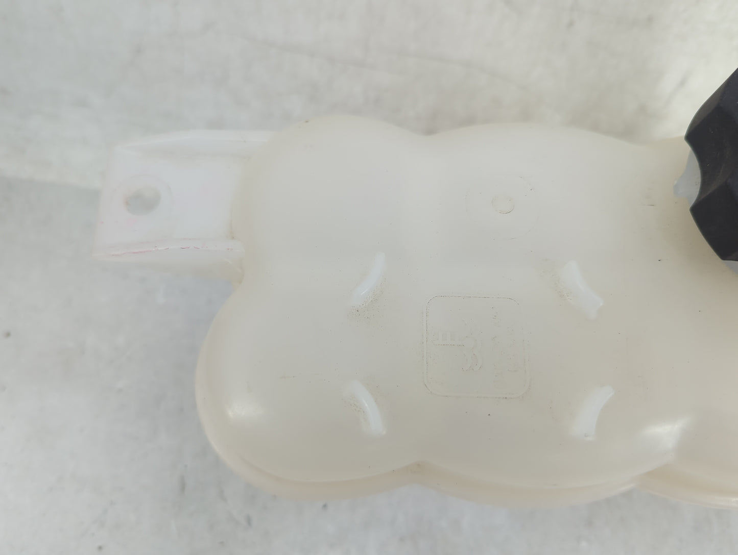 2021 Jeep Grand Cherokee Radiator Coolant Overflow Expansion Tank Bottle - Oemusedautoparts1.com