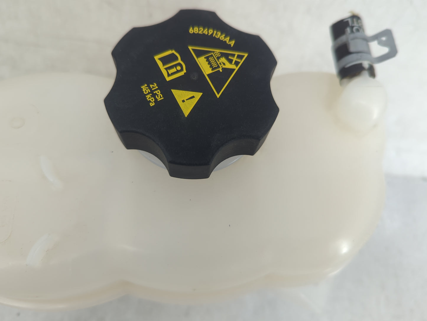 2021 Jeep Grand Cherokee Radiator Coolant Overflow Expansion Tank Bottle - Oemusedautoparts1.com
