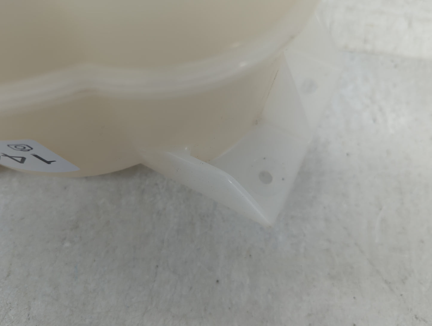 2021 Jeep Grand Cherokee Radiator Coolant Overflow Expansion Tank Bottle - Oemusedautoparts1.com