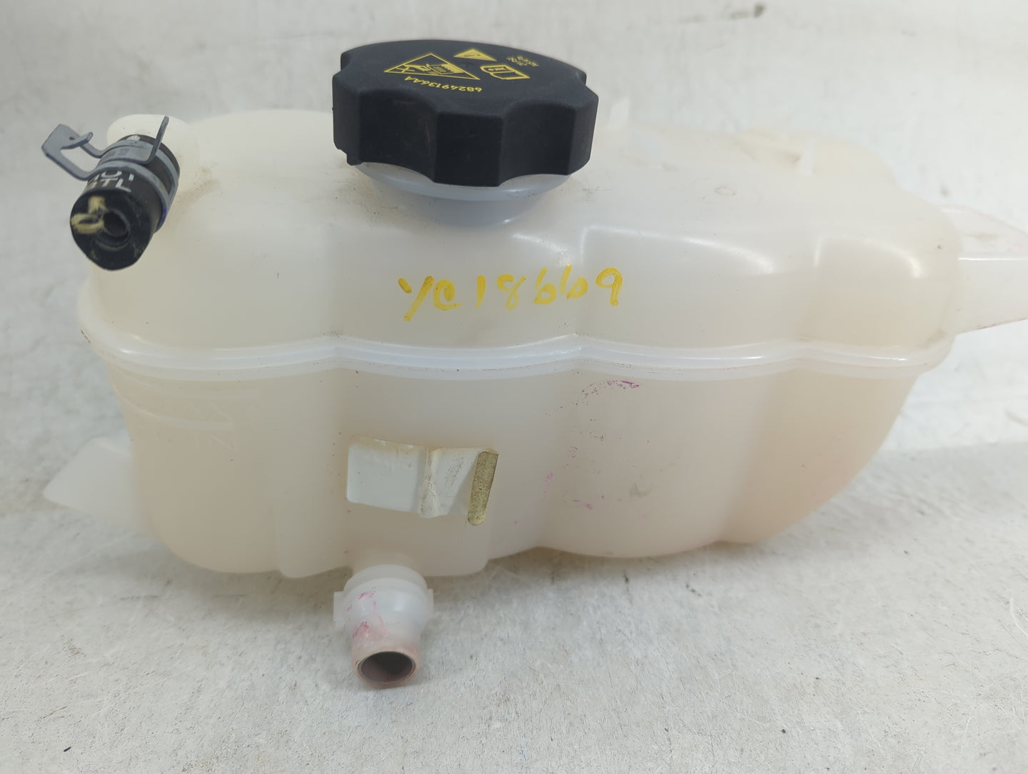 2021 Jeep Grand Cherokee Radiator Coolant Overflow Expansion Tank Bottle - Oemusedautoparts1.com