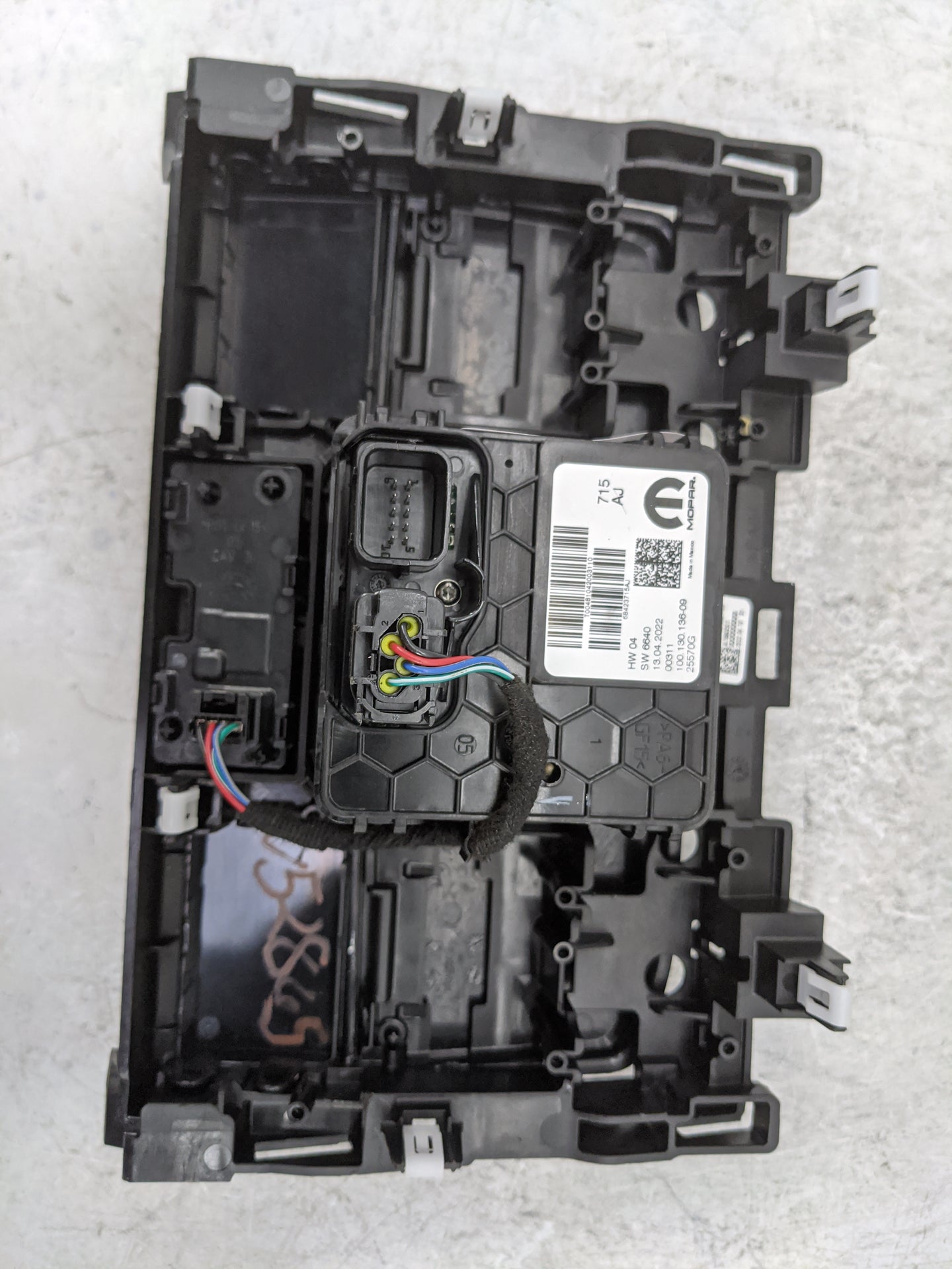 2022 Jeep Grand Cherokee Floor Console Assembly Shifter - Oemusedautoparts1.com