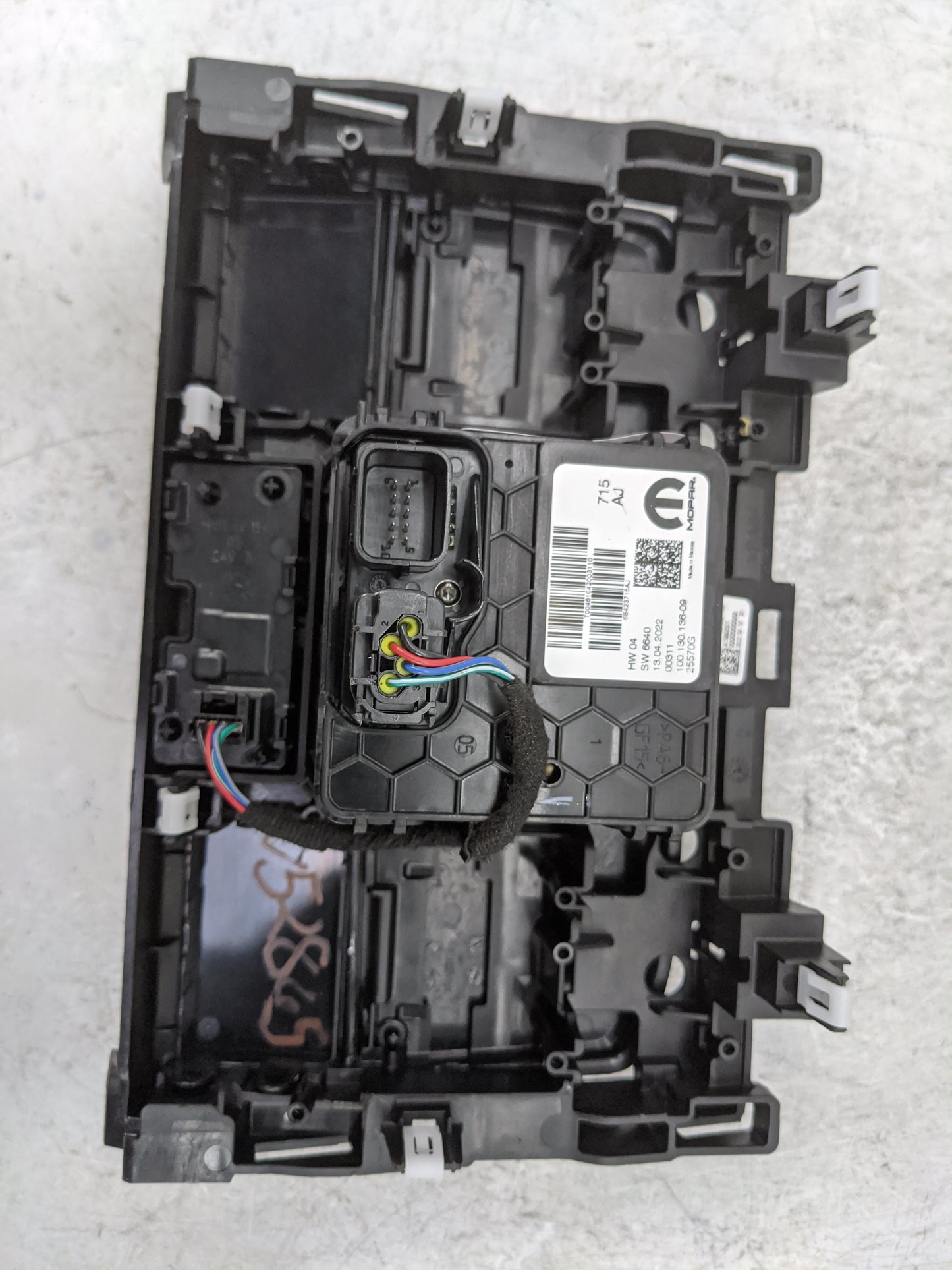 2022 Jeep Grand Cherokee Floor Console Assembly Shifter - Oemusedautoparts1.com