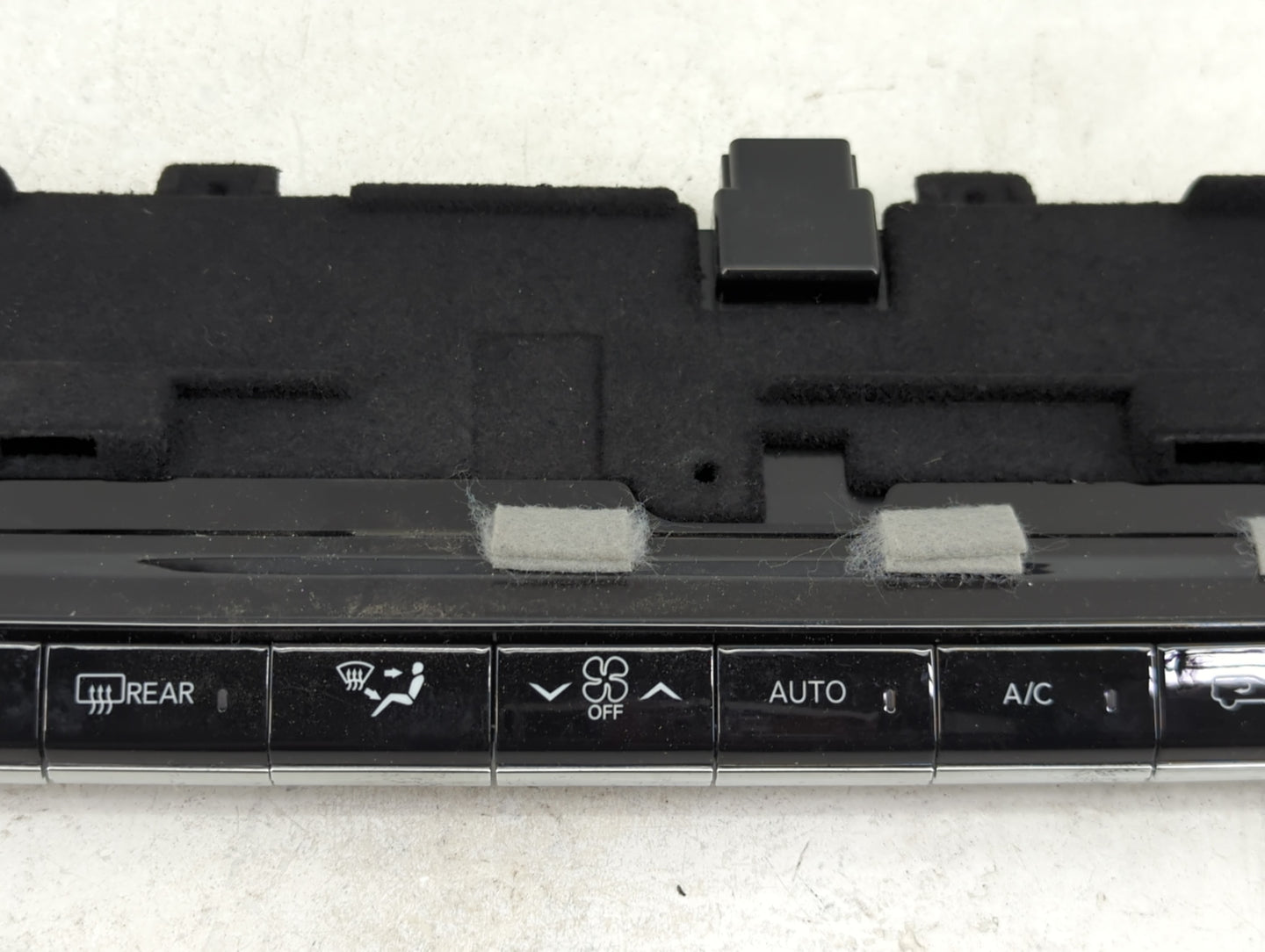 2022 Jeep Grand Wagoneer Climate Control Module Temperature AC/Heater Replacement Fits OEM Used Auto Parts - Oemusedautopart