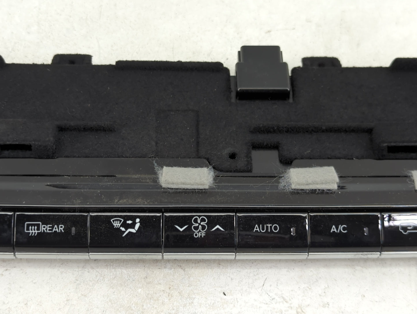 2022 Jeep Grand Wagoneer Climate Control Module Temperature AC/Heater Replacement Fits OEM Used Auto Parts - Oemusedautopart