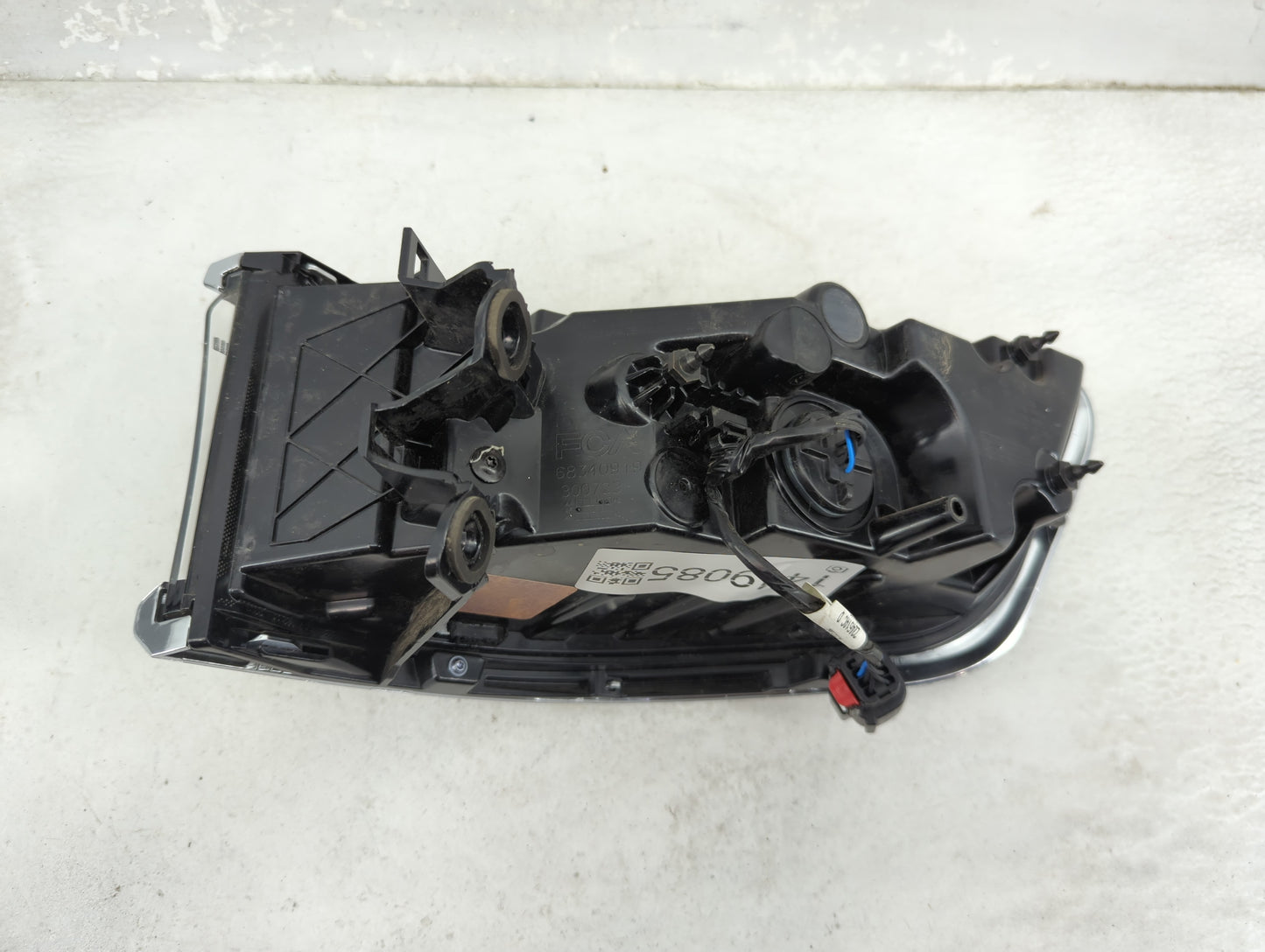 2022 Jeep Grand Wagoneer Tail Light Assembly Driver Left OEM P/N:68340919 Fits OEM Used Auto Parts - Oemusedautoparts1.com