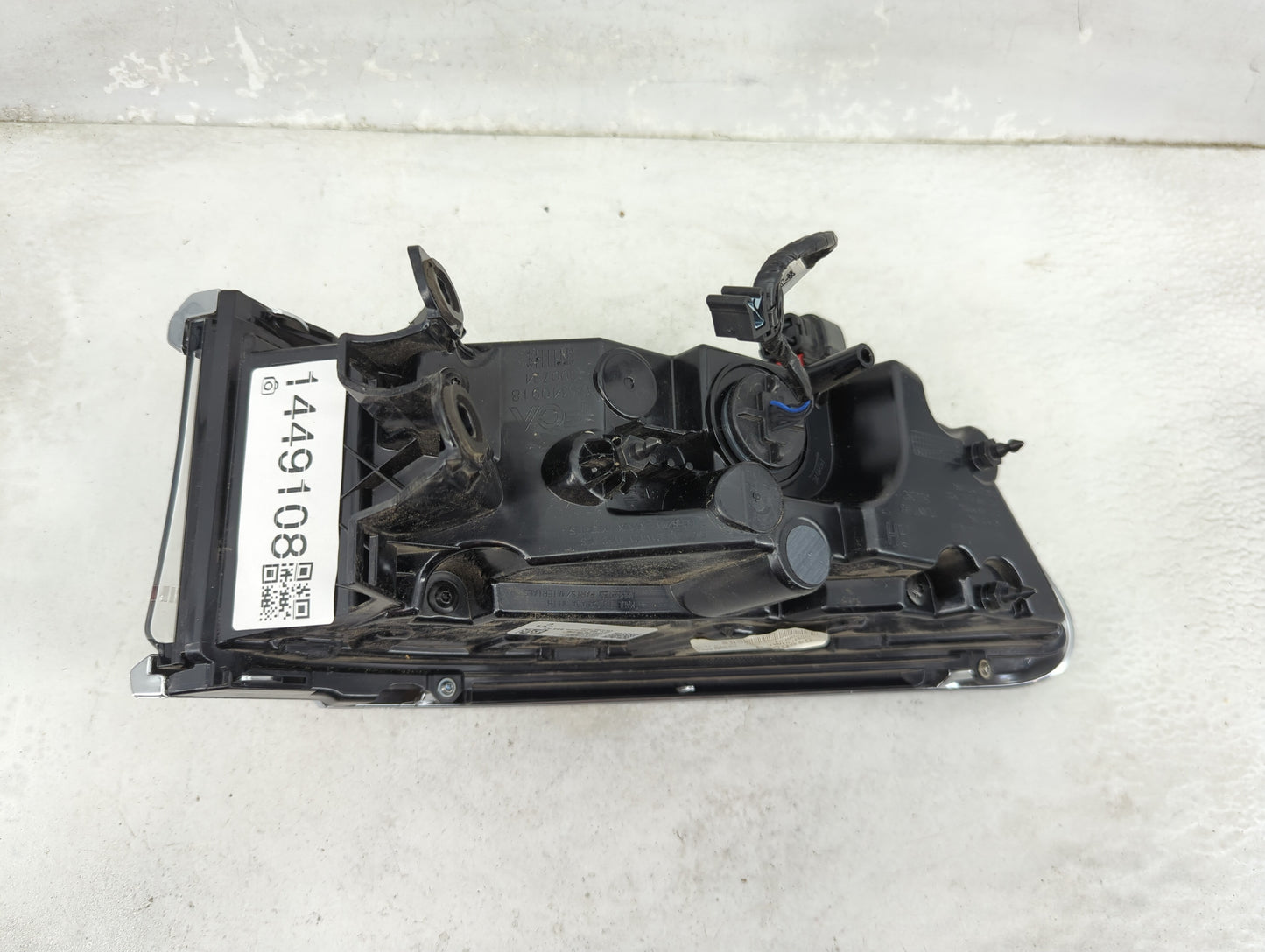 2022 Jeep Grand Wagoneer Tail Light Assembly Passenger Right OEM P/N:68340918AC Fits OEM Used Auto Parts - Oemusedautoparts1