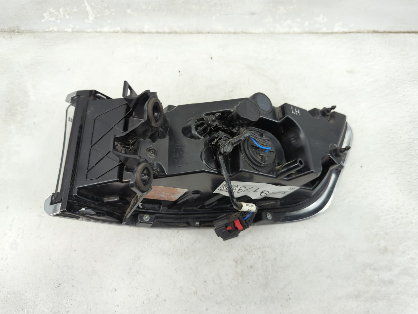 2022 Jeep Grand Wagoneer Tail Light Assembly Driver Left OEM P/N:68340919 Fits OEM Used Auto Parts - Oemusedautoparts1.com