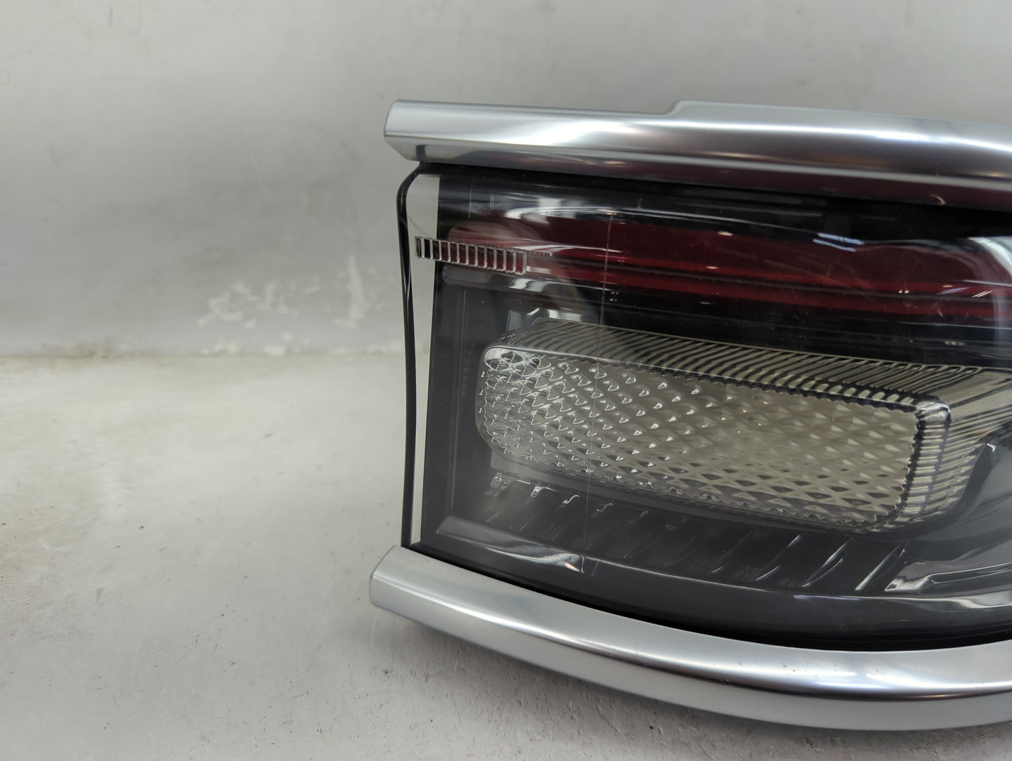 2022 Jeep Grand Wagoneer Tail Light Assembly Passenger Right OEM P/N:68340918AC Fits OEM Used Auto Parts - Oemusedautoparts1
