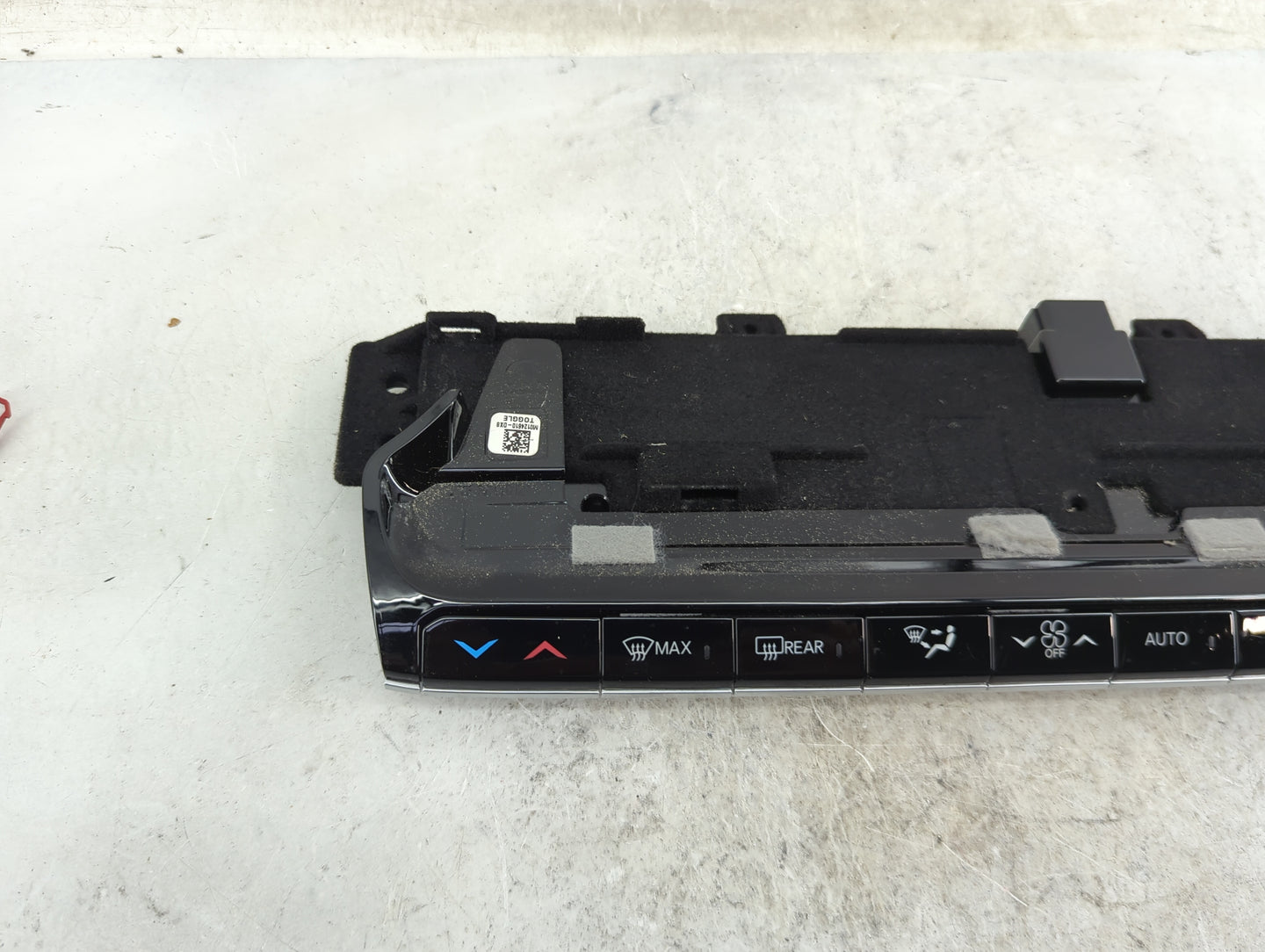 2022 Jeep Grand Wagoneer Climate Control Module Temperature AC/Heater Replacement P/N:P68423823AF Fits OEM Used Auto Parts -