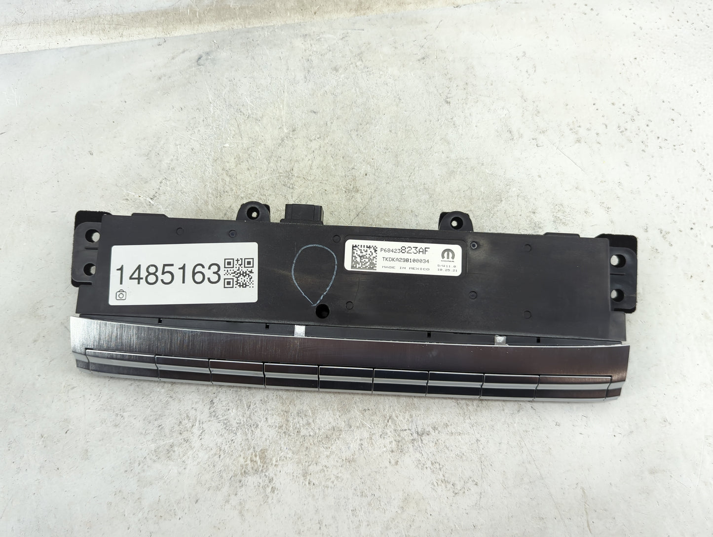 2022 Jeep Grand Wagoneer Climate Control Module Temperature AC/Heater Replacement P/N:P68423823AF Fits OEM Used Auto Parts -
