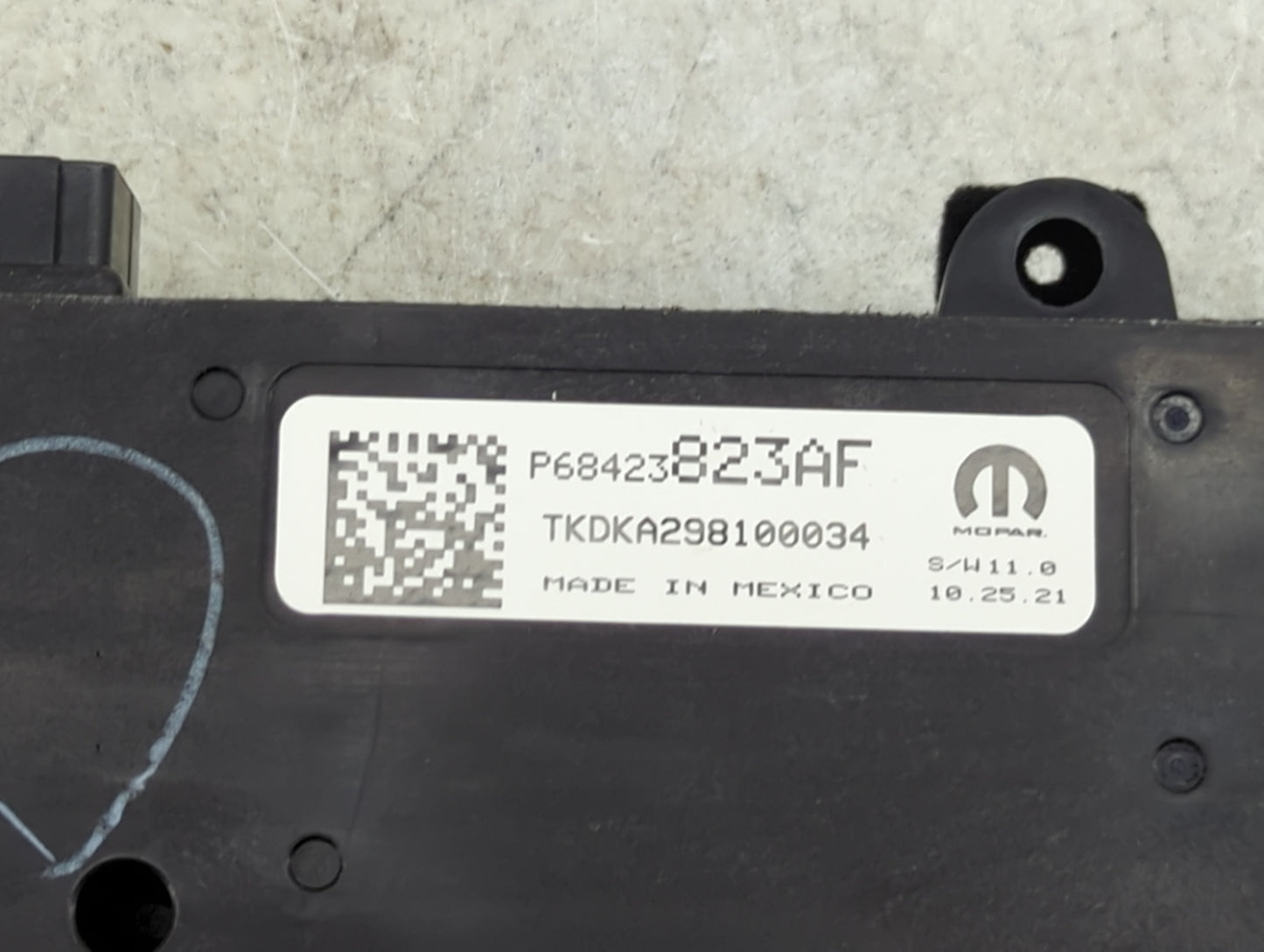2022 Jeep Grand Wagoneer Climate Control Module Temperature AC/Heater Replacement P/N:P68423823AF Fits OEM Used Auto Parts -