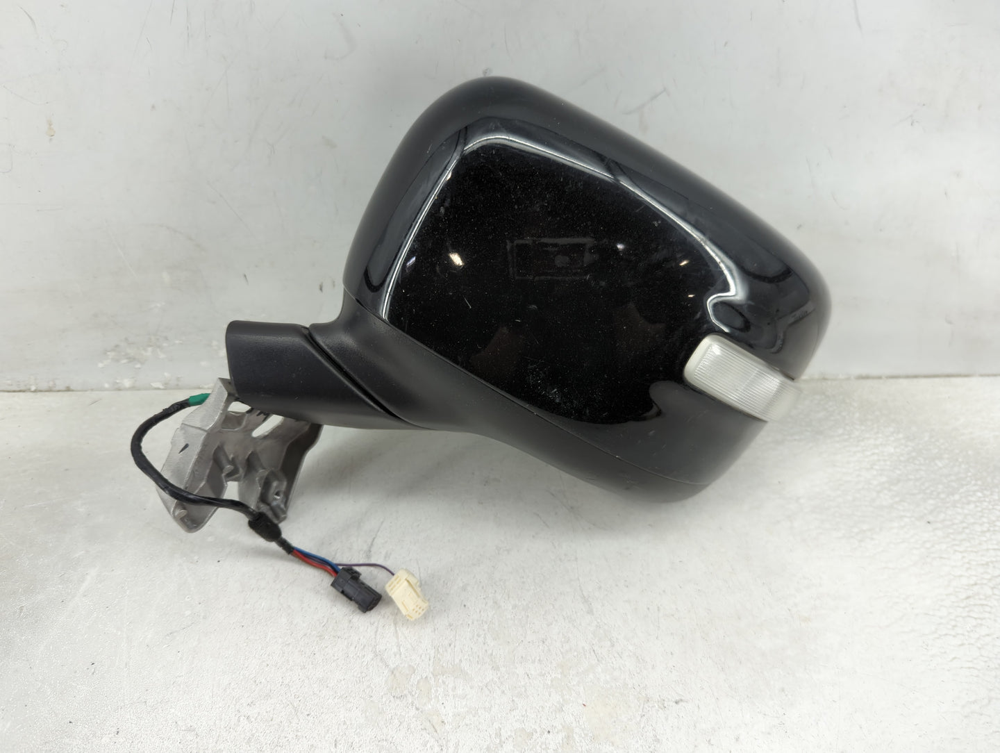 2022 Jeep Renegade Driver Side View Mirror - Left Door Mirror OEM Used - Oemusedautoparts1.com