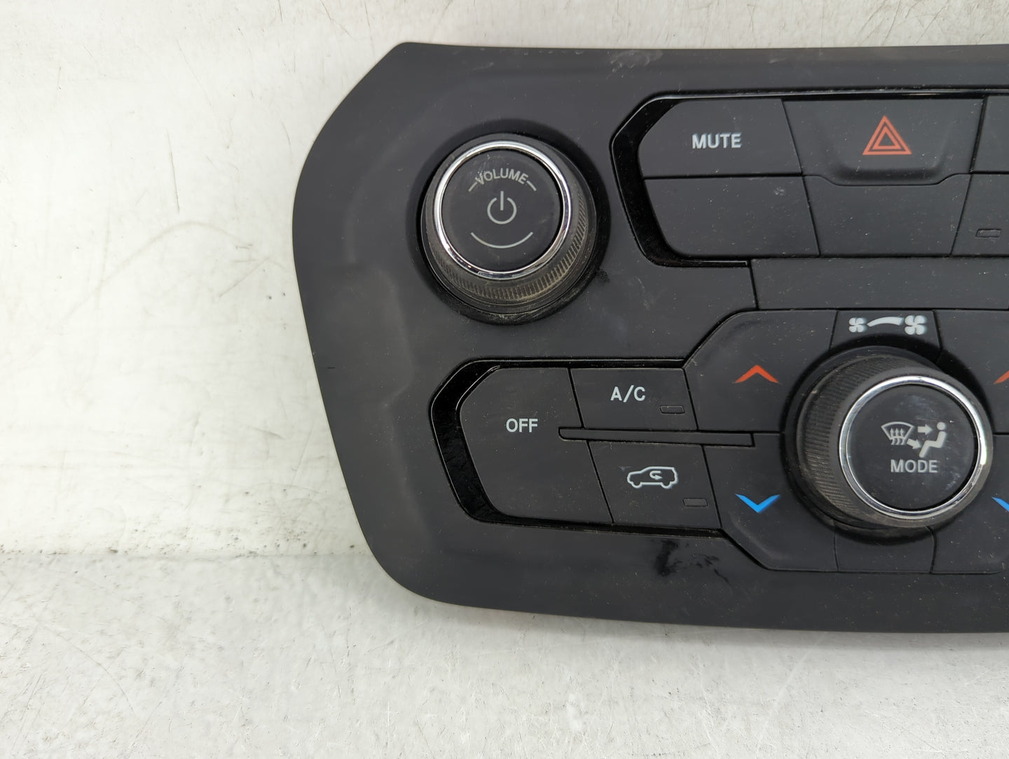 2021-2022 Jeep Renegade Climate Control Module Temperature AC/Heater Replacement P/N:07357677860 440000489D Fits Fits 2021 2