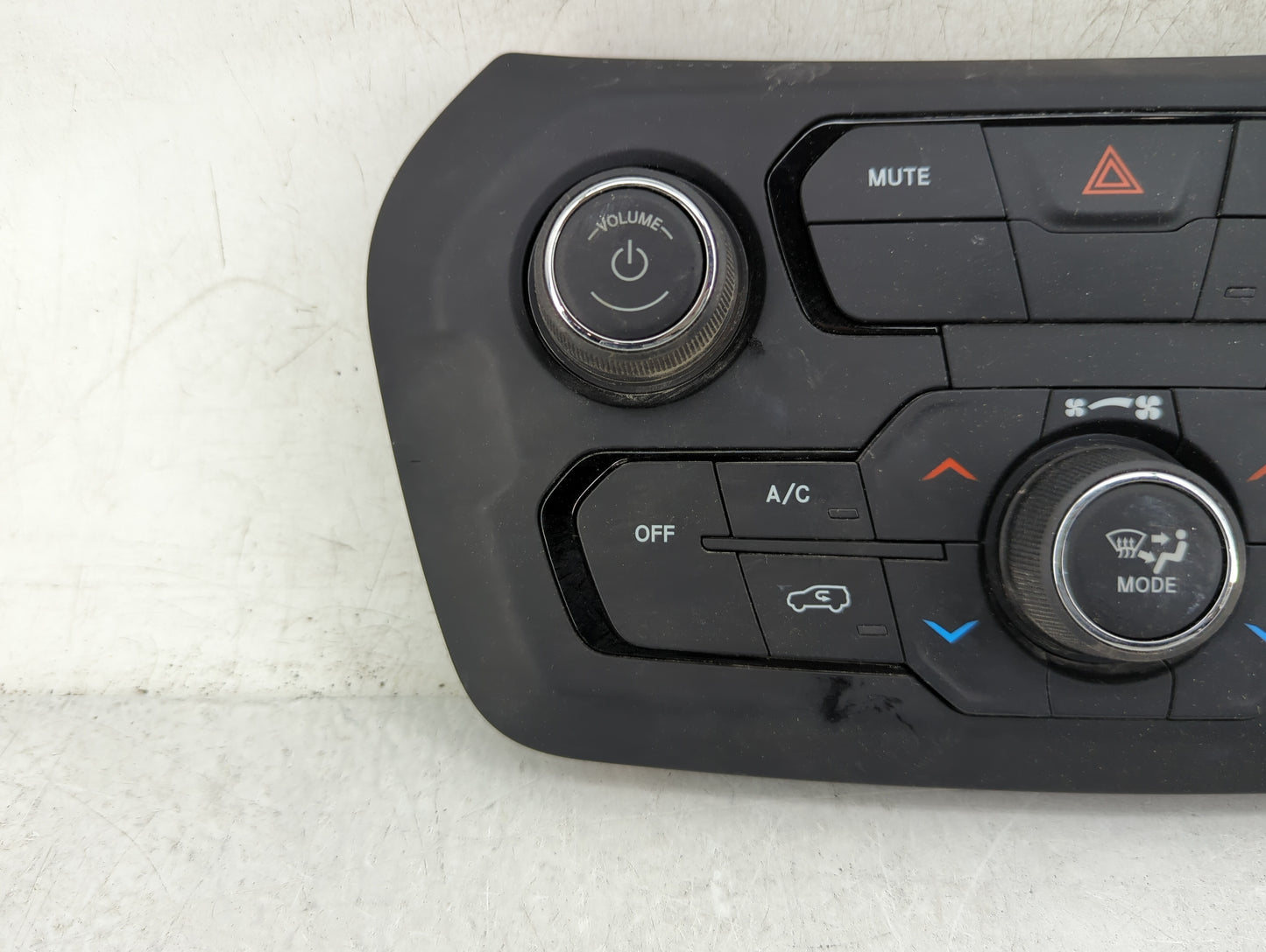 2021-2022 Jeep Renegade Climate Control Module Temperature AC/Heater Replacement P/N:07357677860 440000489D Fits Fits 2021 2