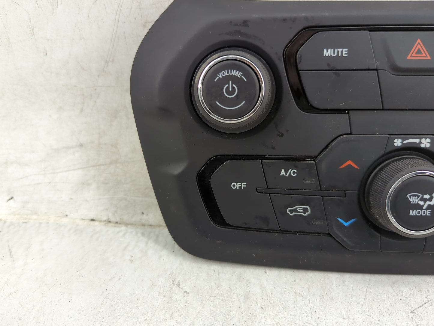 2021-2022 Jeep Renegade Climate Control Module Temperature AC/Heater Replacement P/N:07357677860 440000489D Fits Fits 2021 2
