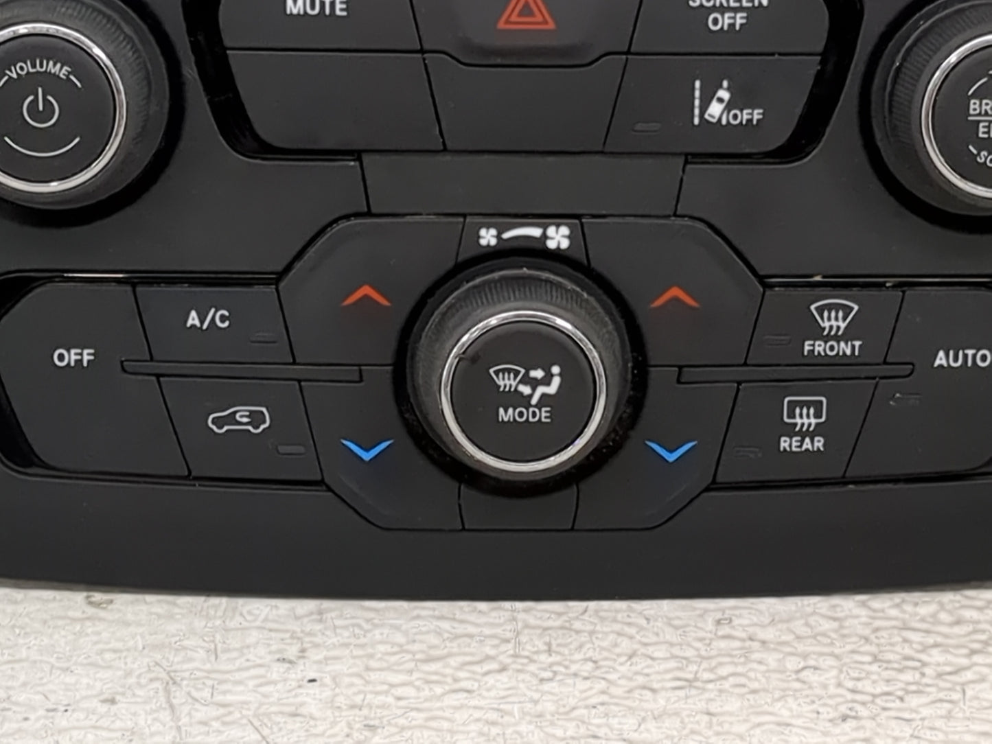 2021-2022 Jeep Renegade Climate Control Module Temperature AC/Heater Replacement P/N:07357677860 440000489D Fits Fits 2021 2