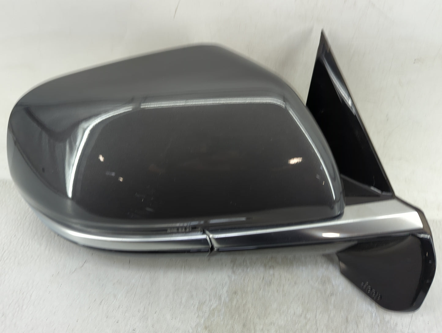 2022 Jeep Wagoneer Passenger Side View Mirror - Right Door Mirror OEM Used - Oemusedautoparts1.com