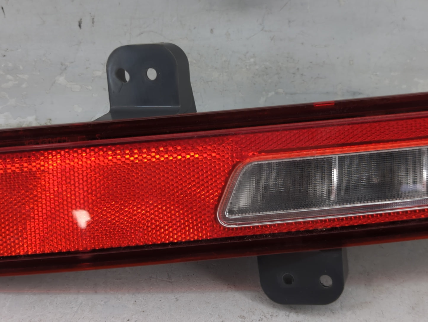 2022 Jeep Wagoneer Tail Light Assembly Driver Left OEM P/N:68353119AA 59305 TAYIH, 45-4904 Fits OEM Used Auto Parts - Oemuse