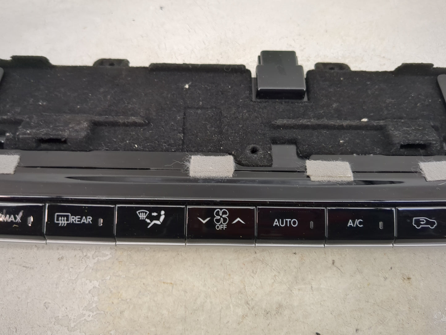 2022 Jeep Wagoneer Climate Control Module Temperature AC/Heater Replacement P/N:P68423822AE TKDKA223100441 Fits OEM Used Aut