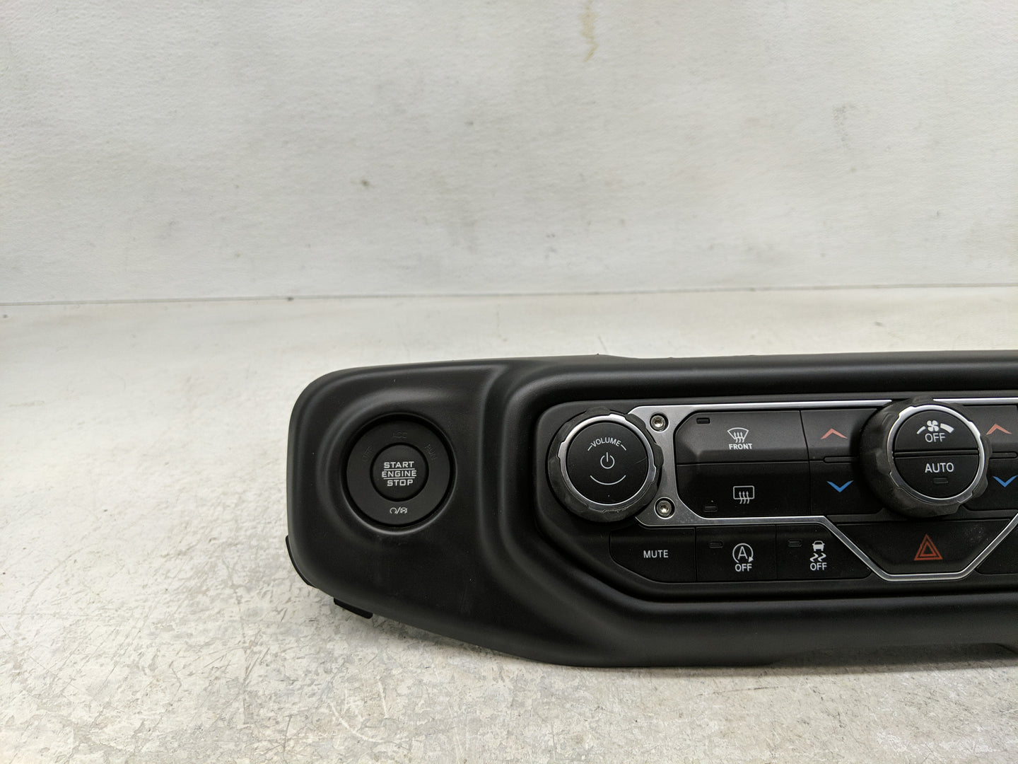 2021-2022 Jeep Wrangler Climate Control Module Temperature AC/Heater Replacement P/N:68307356AC P7BU53DX9AB Fits Fits 2021 2