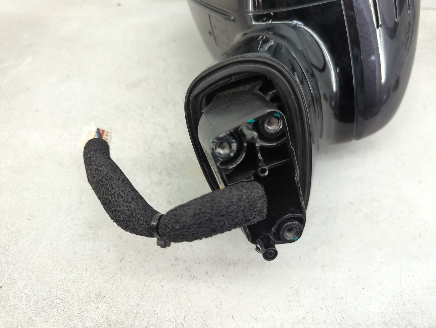 2022 Kia Carnival Driver Side View Mirror - Left Door Mirror OEM Used - Oemusedautoparts1.com