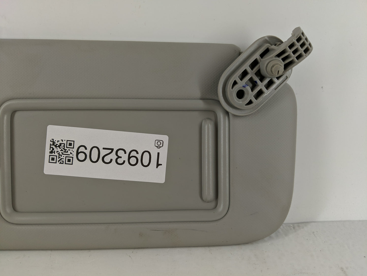 2022 Kia Forte Sun Visor Shade Replacement Passenger Right Mirror Fits OEM Used Auto Parts - Oemusedautoparts1.com