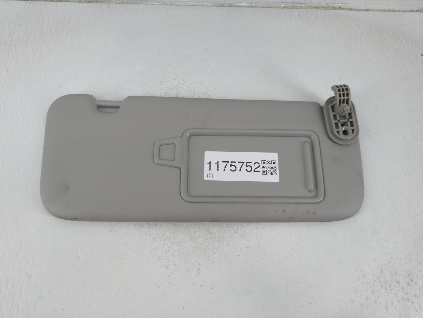 2022 Kia Forte Sun Visor Shade Replacement Passenger Right Mirror Fits OEM Used Auto Parts - Oemusedautoparts1.com