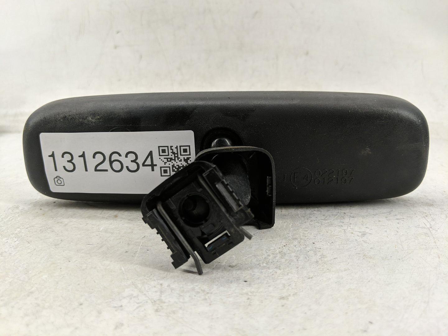 2017-2022 Kia Forte Interior Rear View Mirror Replacement OEM P/N:E4012197 E4022197 Fits OEM Used Auto Parts - Oemusedautopa