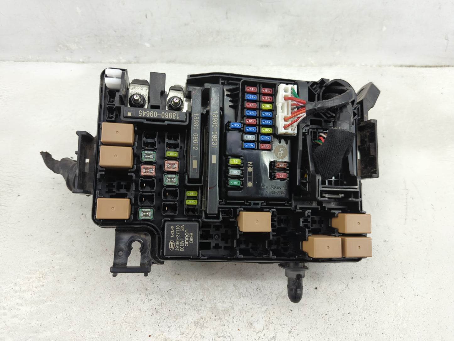 2022 Kia Forte Fusebox Fuse Box Panel Relay Module P/N:91956-M6520 Fits OEM Used Auto Parts - Oemusedautoparts1.com