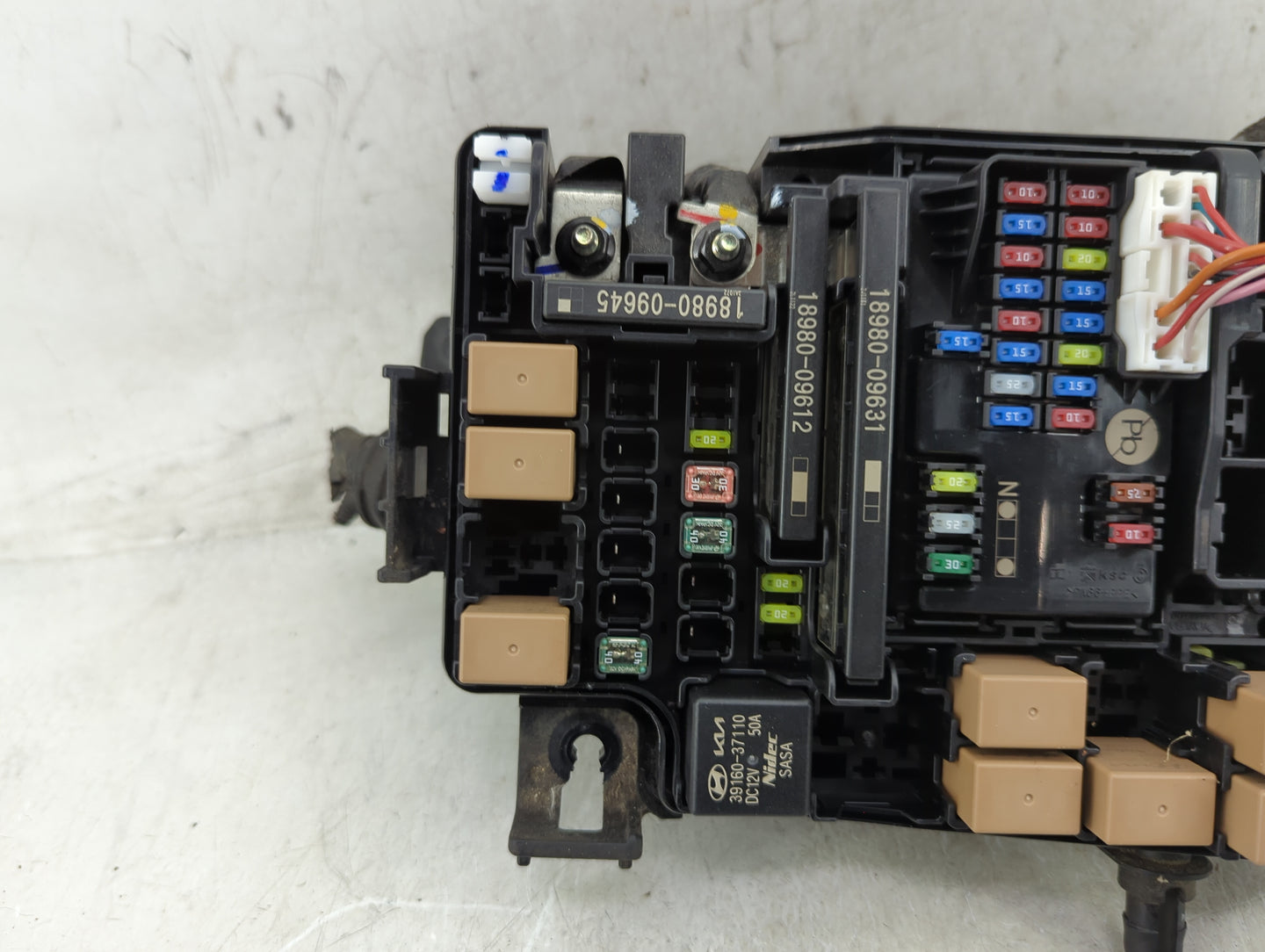 2022 Kia Forte Fusebox Fuse Box Panel Relay Module P/N:91435 M7060 91435 M7150 Fits OEM Used Auto Parts - Oemusedautoparts1.