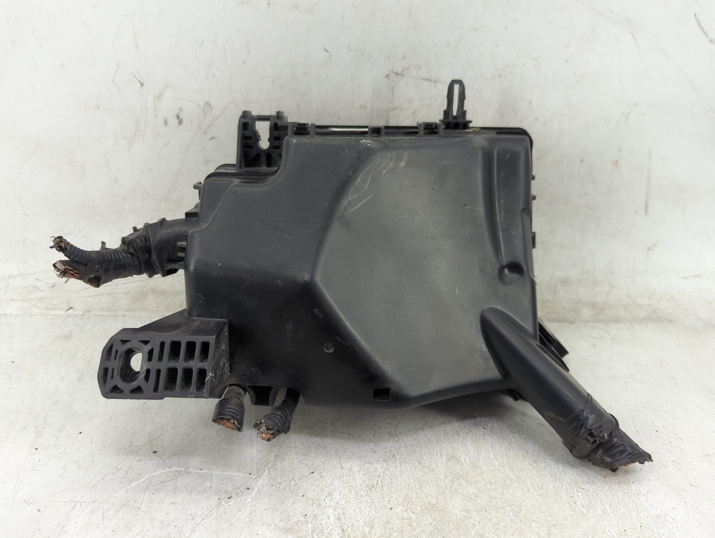 2022 Kia Forte Fusebox Fuse Box Panel Relay Module P/N:91435 M7060 91435 M7150 Fits OEM Used Auto Parts - Oemusedautoparts1.