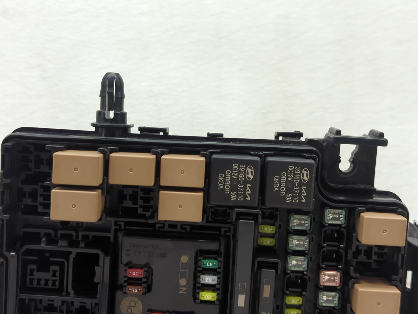 2022 Kia Forte Fusebox Fuse Box Panel Relay Module P/N:91475 M7050, CONT-G-TGDI, P078E050, 91956-M7520 Fits OEM Used Auto Pa