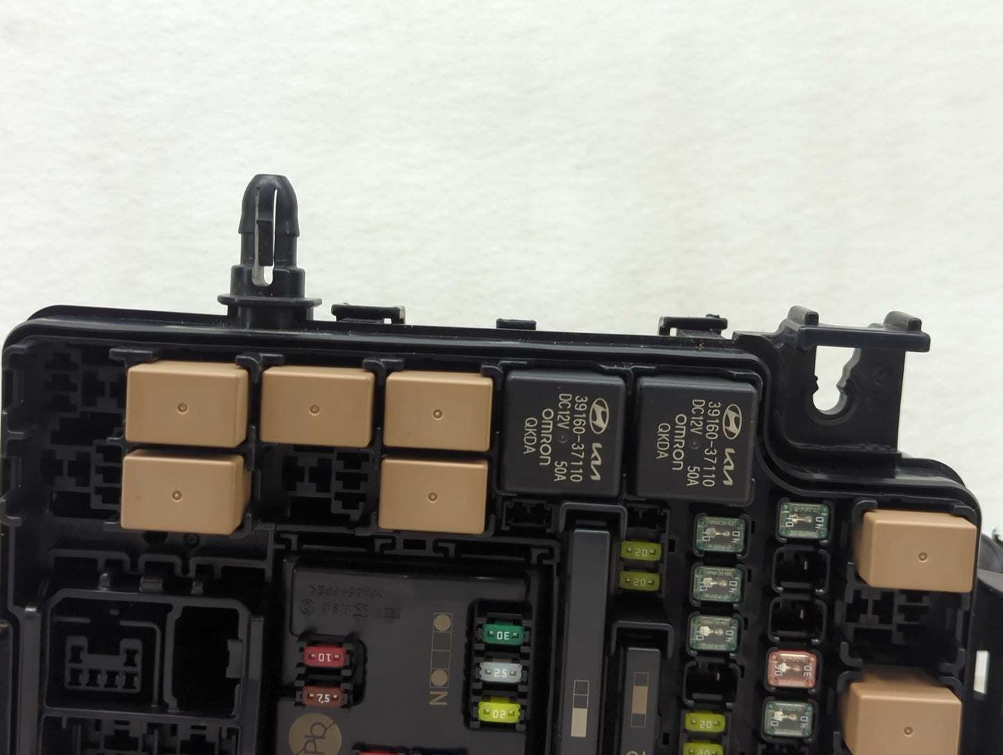 2022 Kia Forte Fusebox Fuse Box Panel Relay Module P/N:91475 M7050, CONT-G-TGDI, P078E050, 91956-M7520 Fits OEM Used Auto Pa