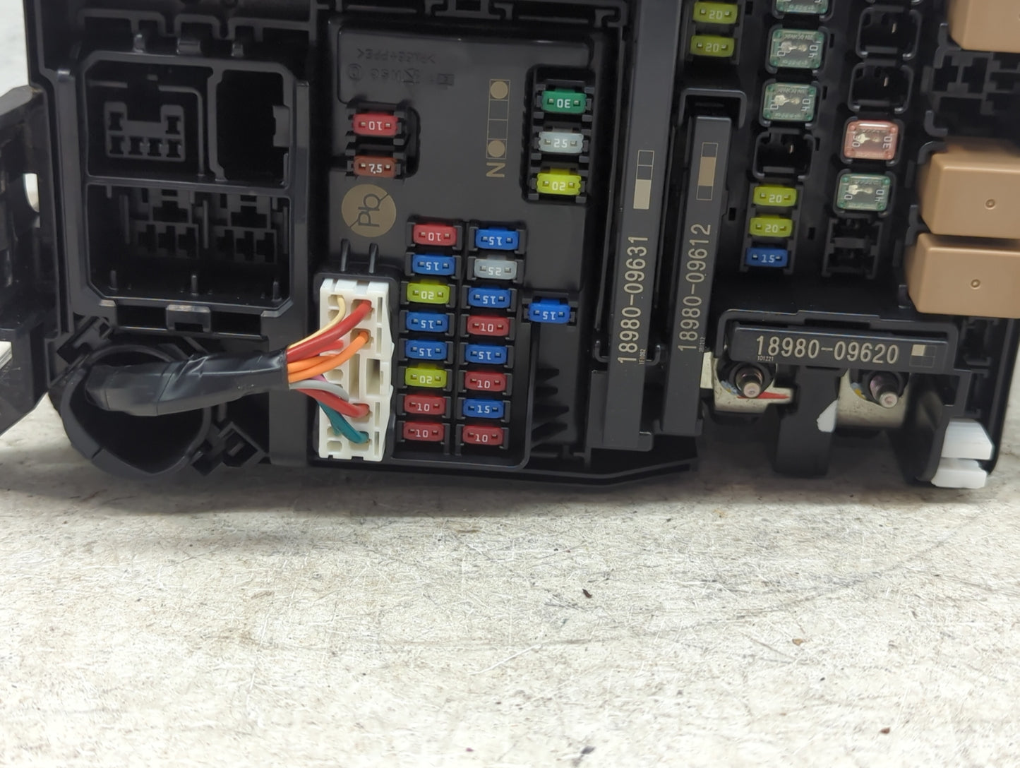 2022 Kia Forte Fusebox Fuse Box Panel Relay Module P/N:91475 M7050, CONT-G-TGDI, P078E050, 91956-M7520 Fits OEM Used Auto Pa