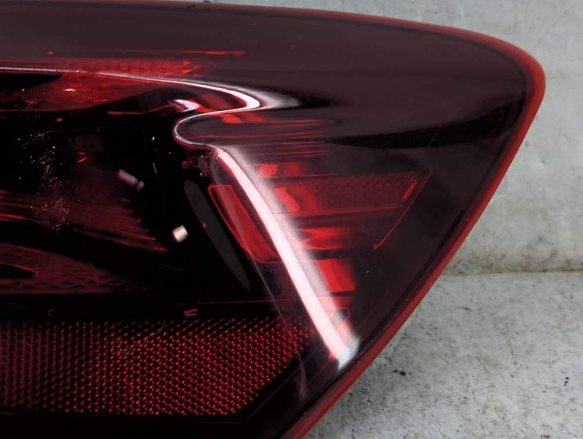 2022 Kia Forte Tail Light Assembly Passenger Right OEM P/N:92402-M76 AAP2ST Fits OEM Used Auto Parts - Oemusedautoparts1.com