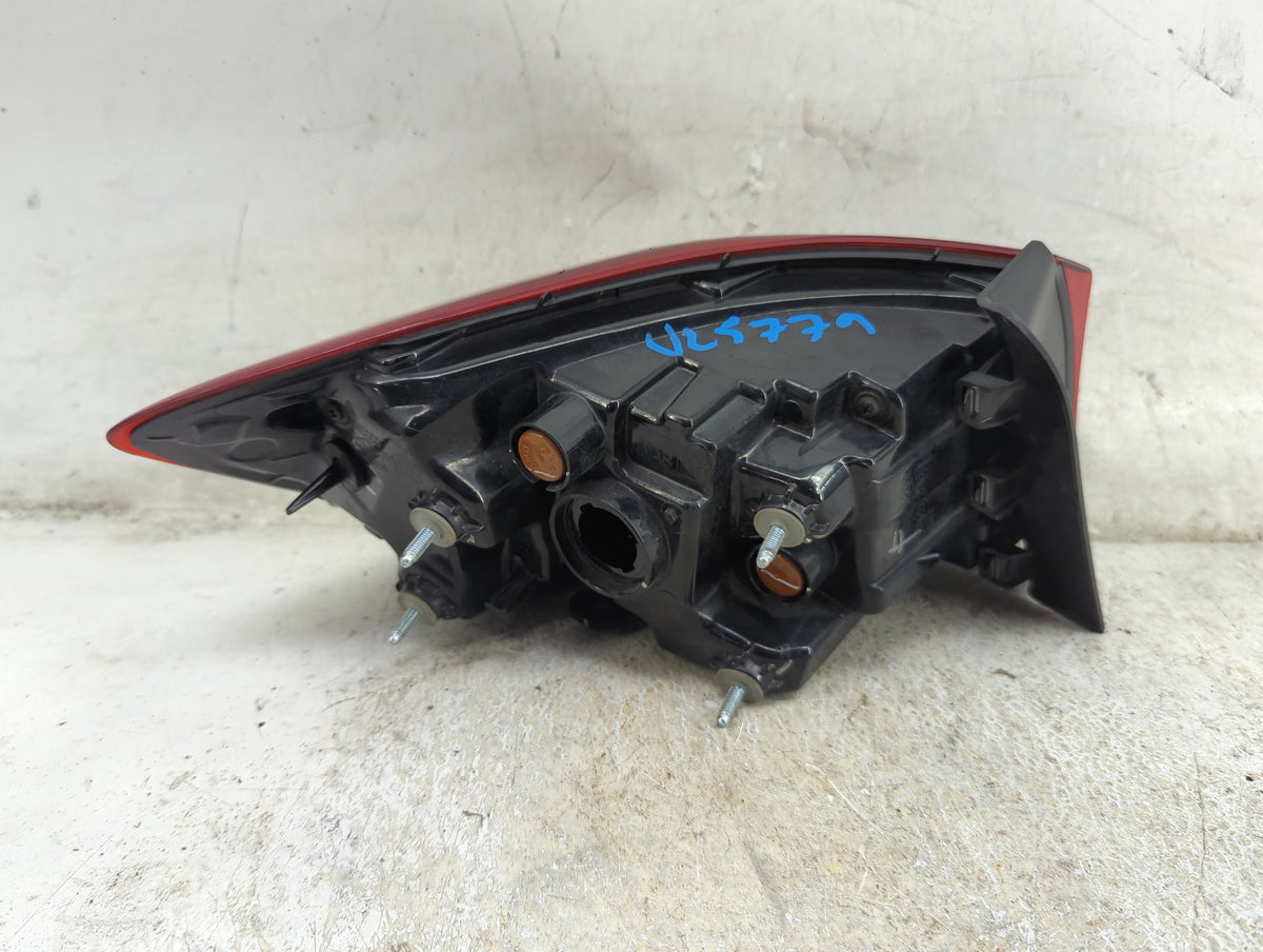 2022 Kia Forte Tail Light Assembly Passenger Right OEM P/N:92402-M76 AAP2ST Fits OEM Used Auto Parts - Oemusedautoparts1.com