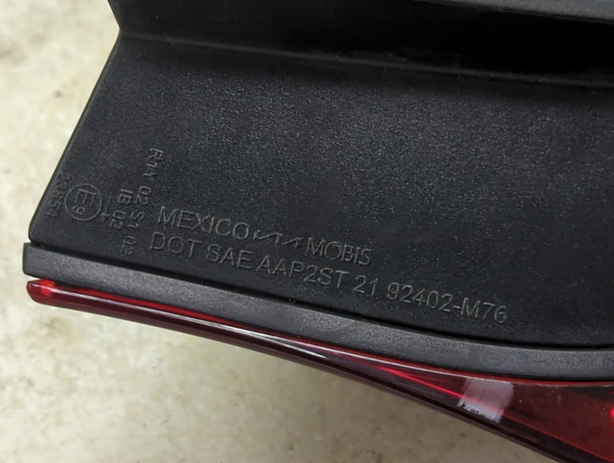 2022 Kia Forte Tail Light Assembly Passenger Right OEM P/N:92402-M76 AAP2ST Fits OEM Used Auto Parts - Oemusedautoparts1.com