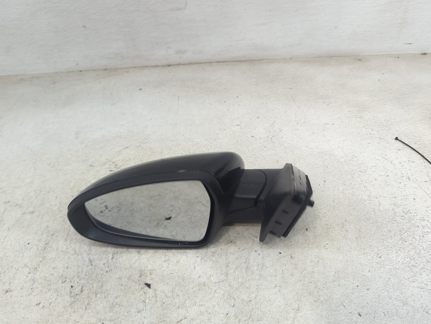 2019-2022 Kia Forte Driver Side View Mirror - Left Door Mirror OEM Used - Oemusedautoparts1.com