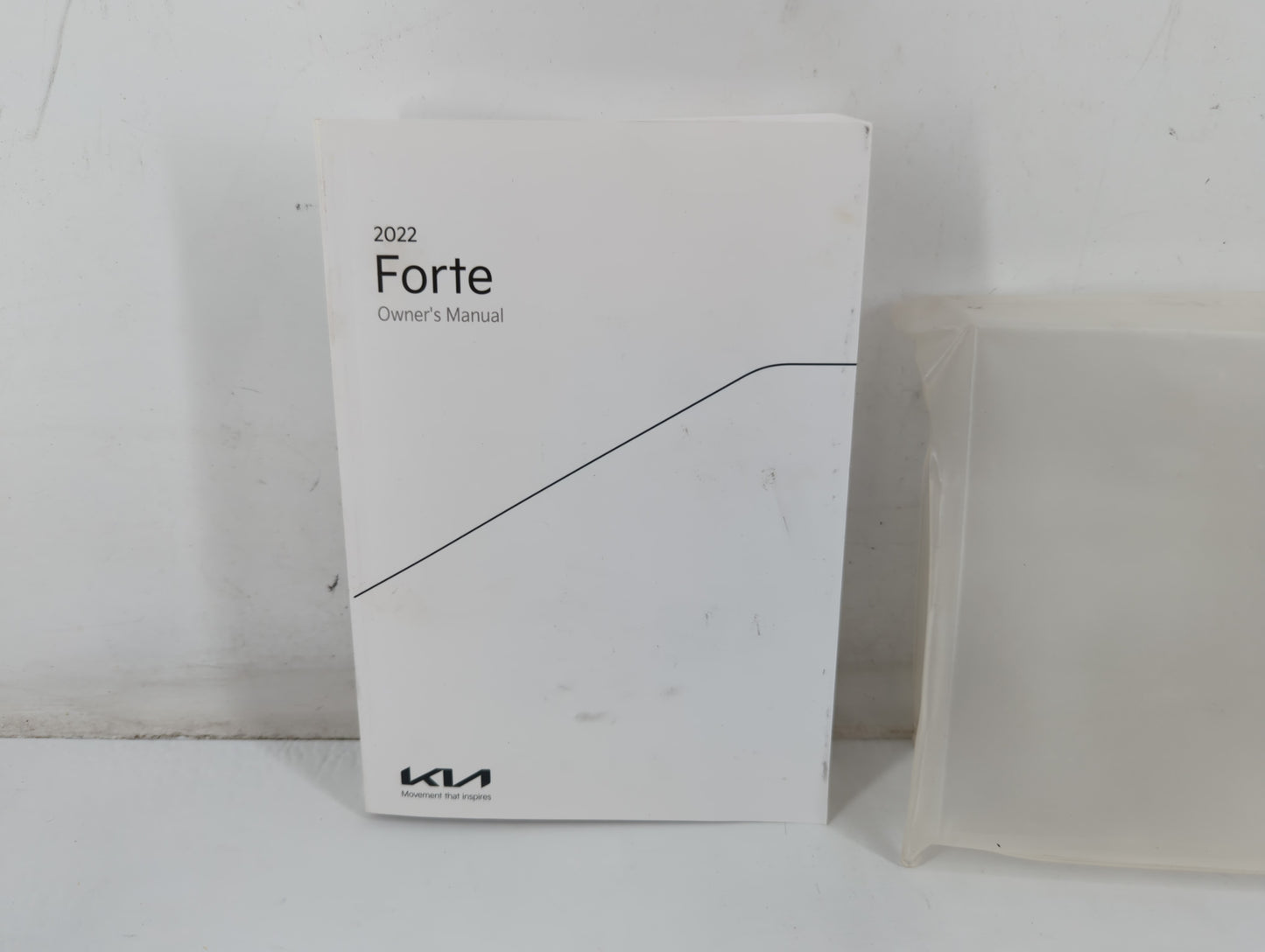 2022 Kia Forte Owners Manual Book Guide P/N:DLS4-EU1DB OEM Used Auto Parts - Oemusedautoparts1.com