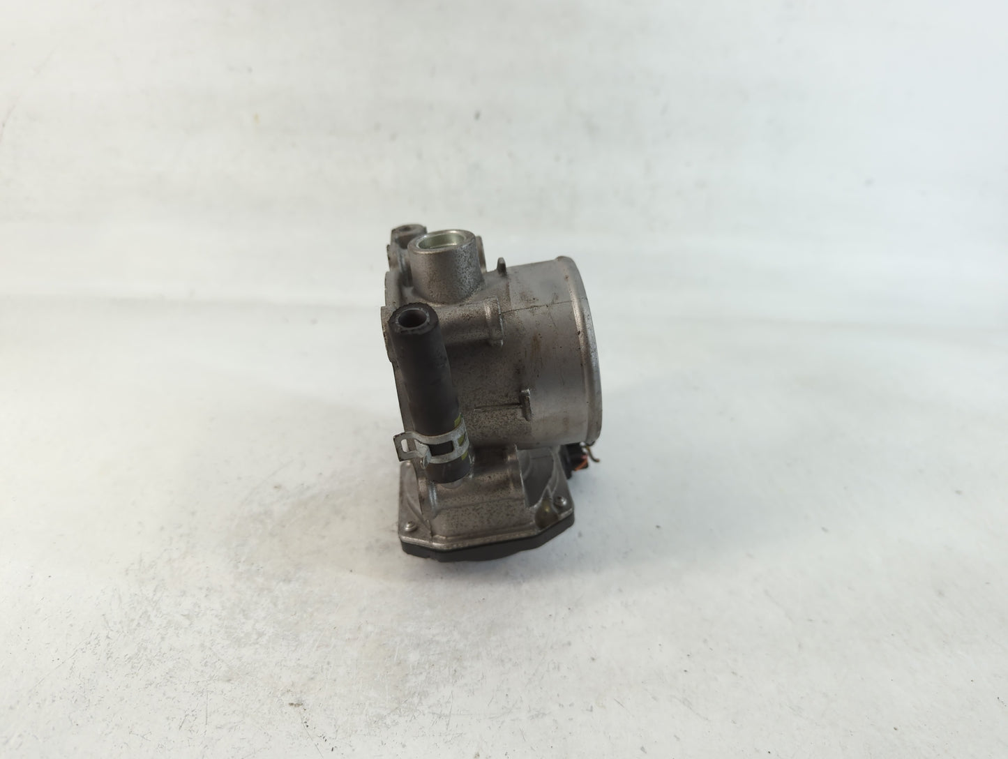 2020-2022 Kia Forte Throttle Body P/N:35100-2E710 Fits Fits 2020 2021 2022 OEM Used Auto Parts - Oemusedautoparts1.com