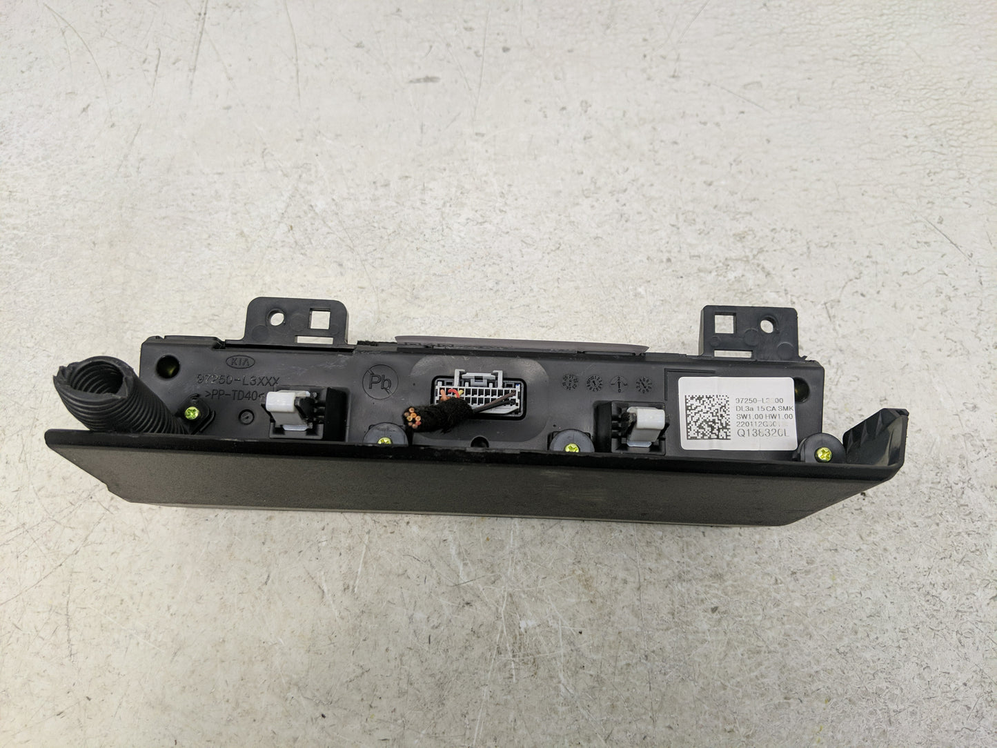 2022 Kia K5 Climate Control Module Temperature AC/Heater Replacement P/N:97250-L3200 Fits OEM Used Auto Parts - Oemusedautop