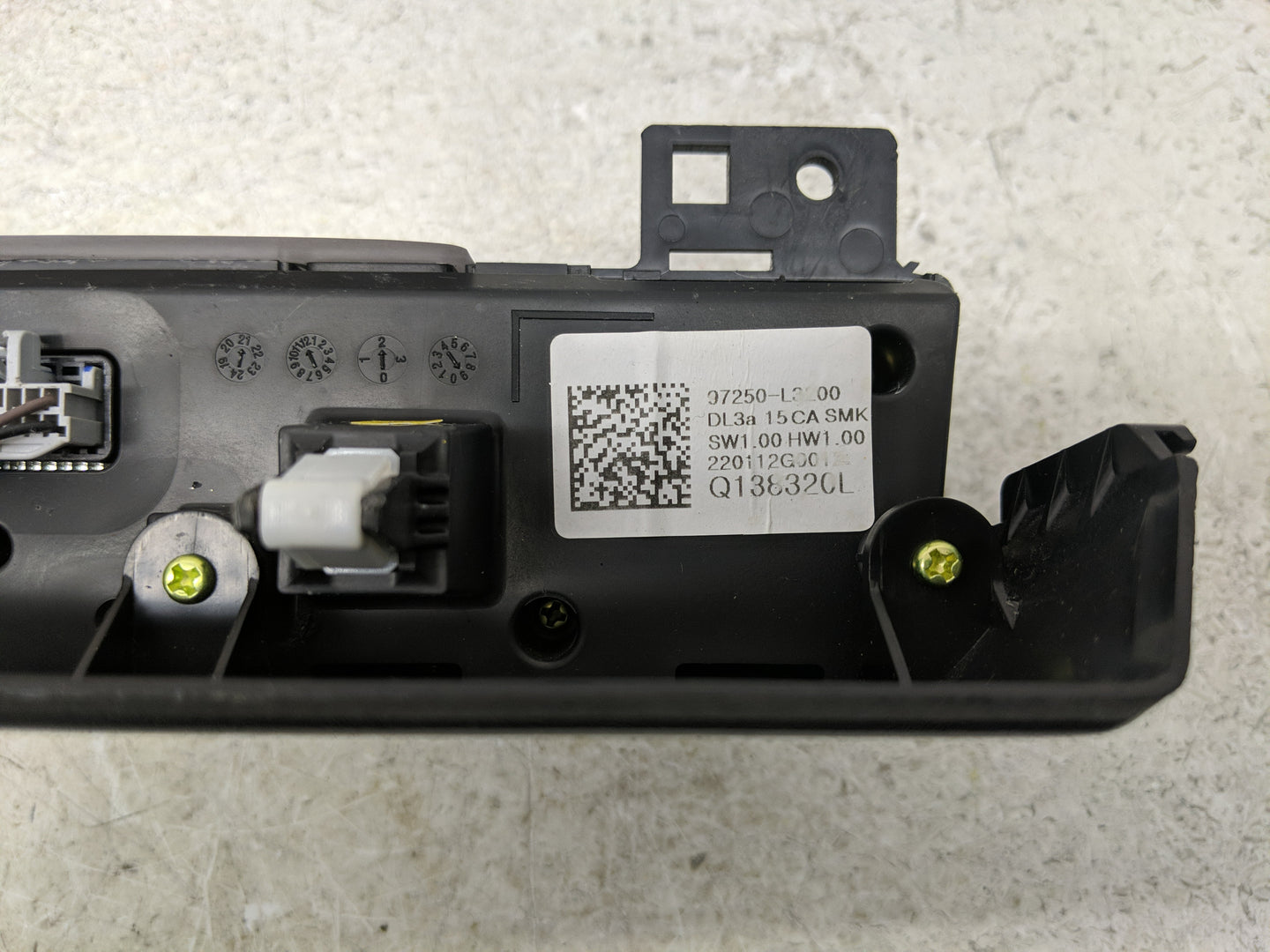 2022 Kia K5 Climate Control Module Temperature AC/Heater Replacement P/N:97250-L3200 Fits OEM Used Auto Parts - Oemusedautop