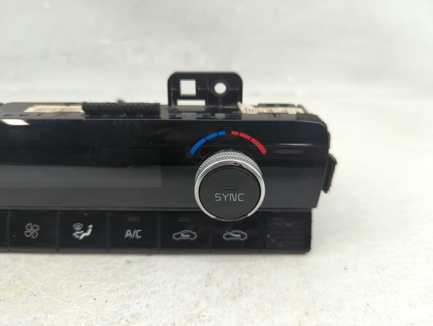 2021 Kia K5 Climate Control Module Temperature AC/Heater Replacement P/N:97250-L3200 Fits OEM Used Auto Parts - Oemusedautop