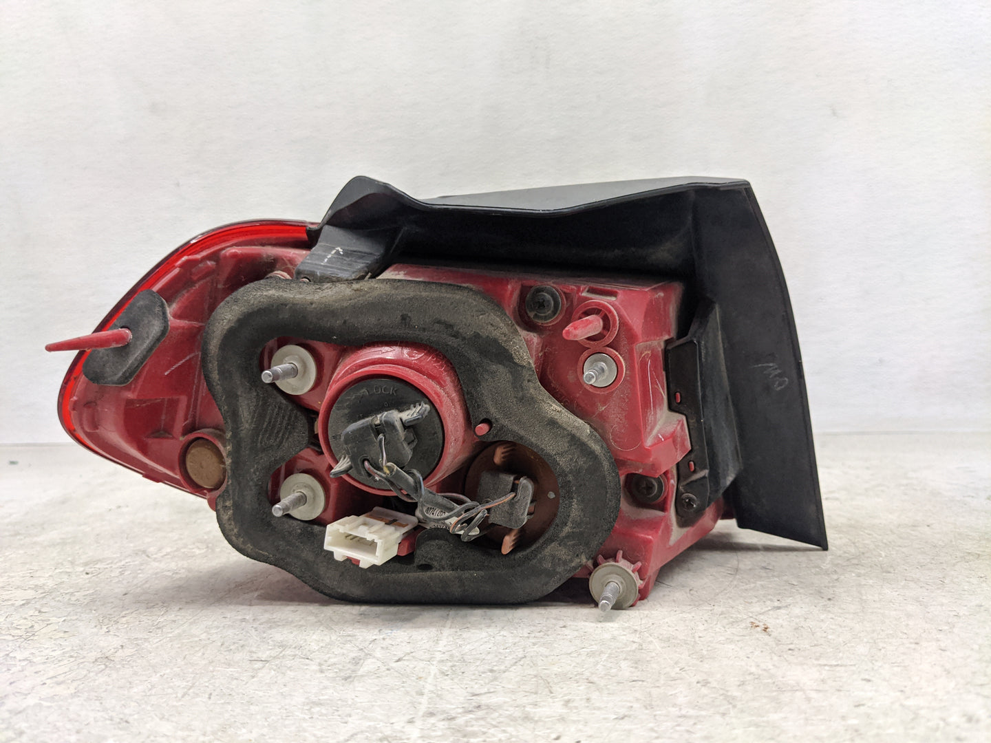 2022 Kia K5 Tail Light Assembly Passenger Right OEM P/N:92402-L3000 Fits OEM Used Auto Parts - Oemusedautoparts1.com