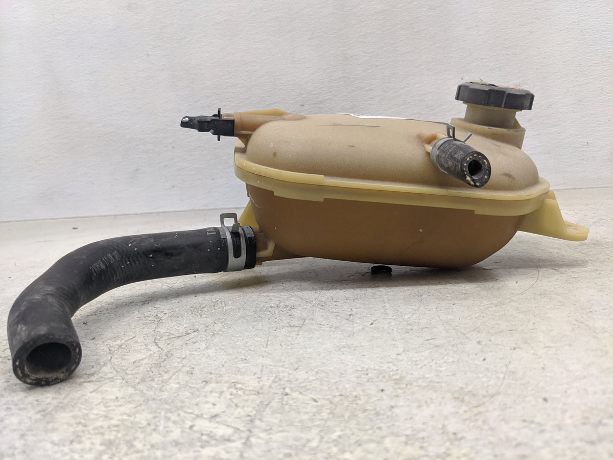 2021-2021 Kia K5 Radiator Coolant Overflow Expansion Tank Bottle 1366063 - Oemusedautoparts1.com
