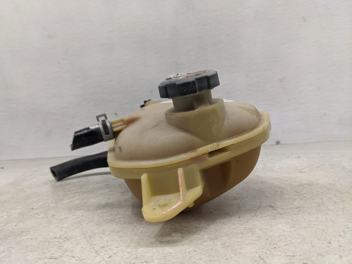 2021-2021 Kia K5 Radiator Coolant Overflow Expansion Tank Bottle 1366063 - Oemusedautoparts1.com