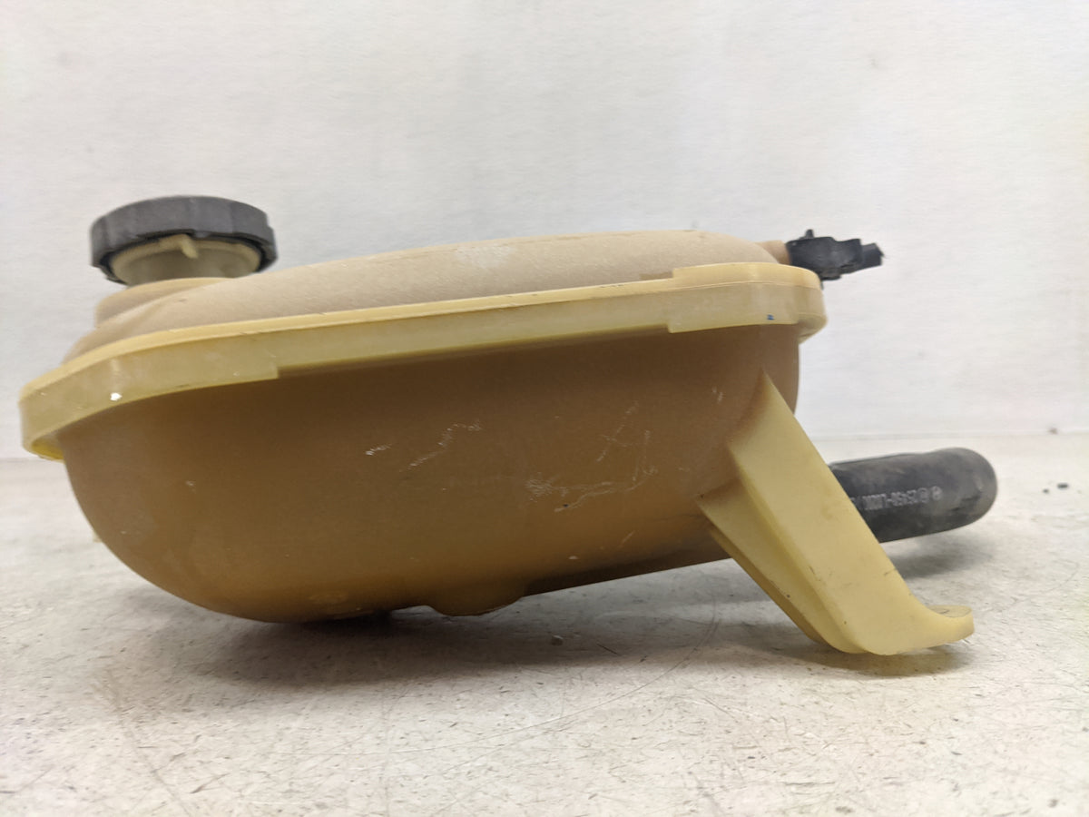 2021-2021 Kia K5 Radiator Coolant Overflow Expansion Tank Bottle 1366063 - Oemusedautoparts1.com
